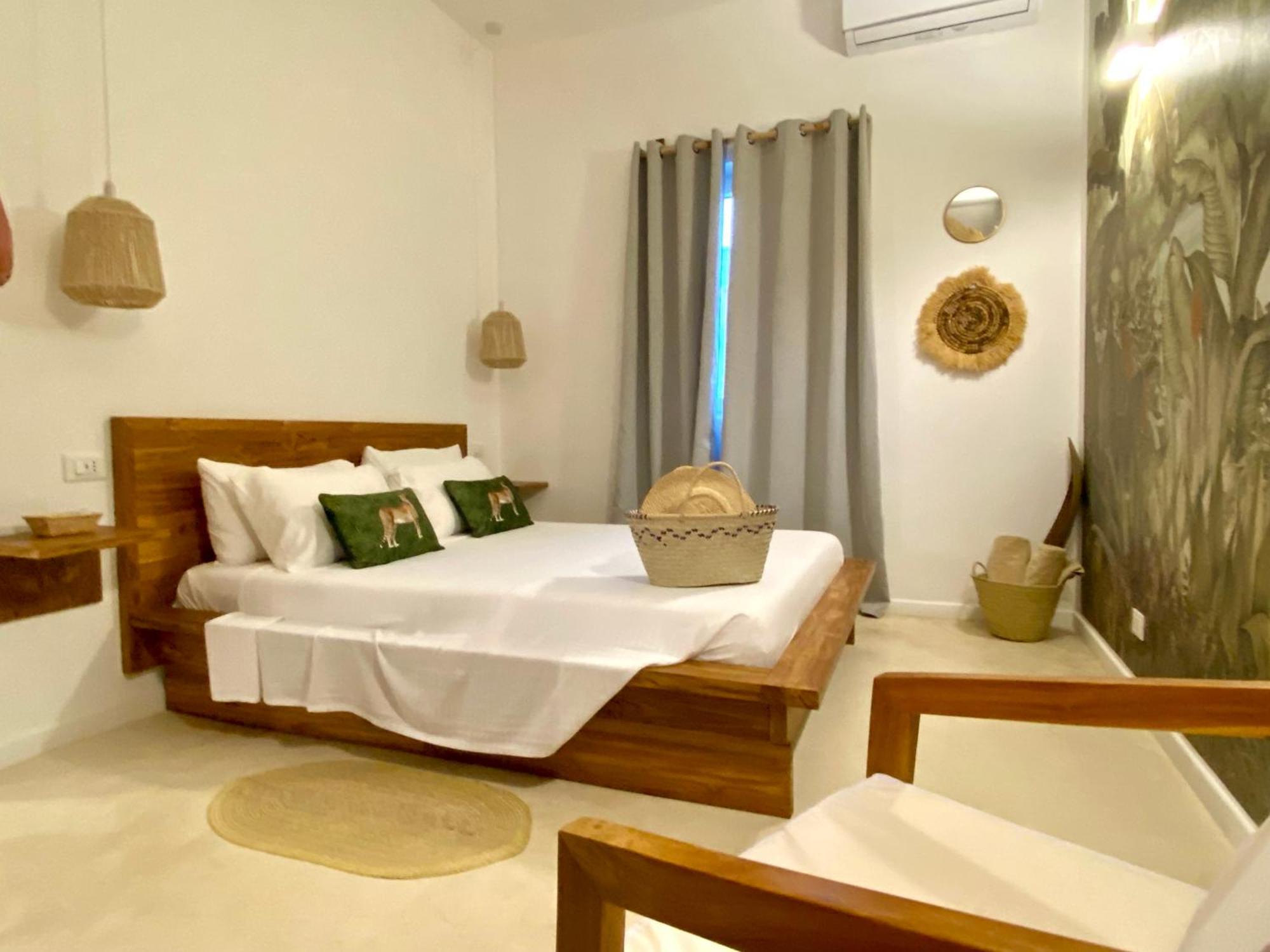 Villa Lions Luxury Zanzibar - Private Cook&pool - Front *