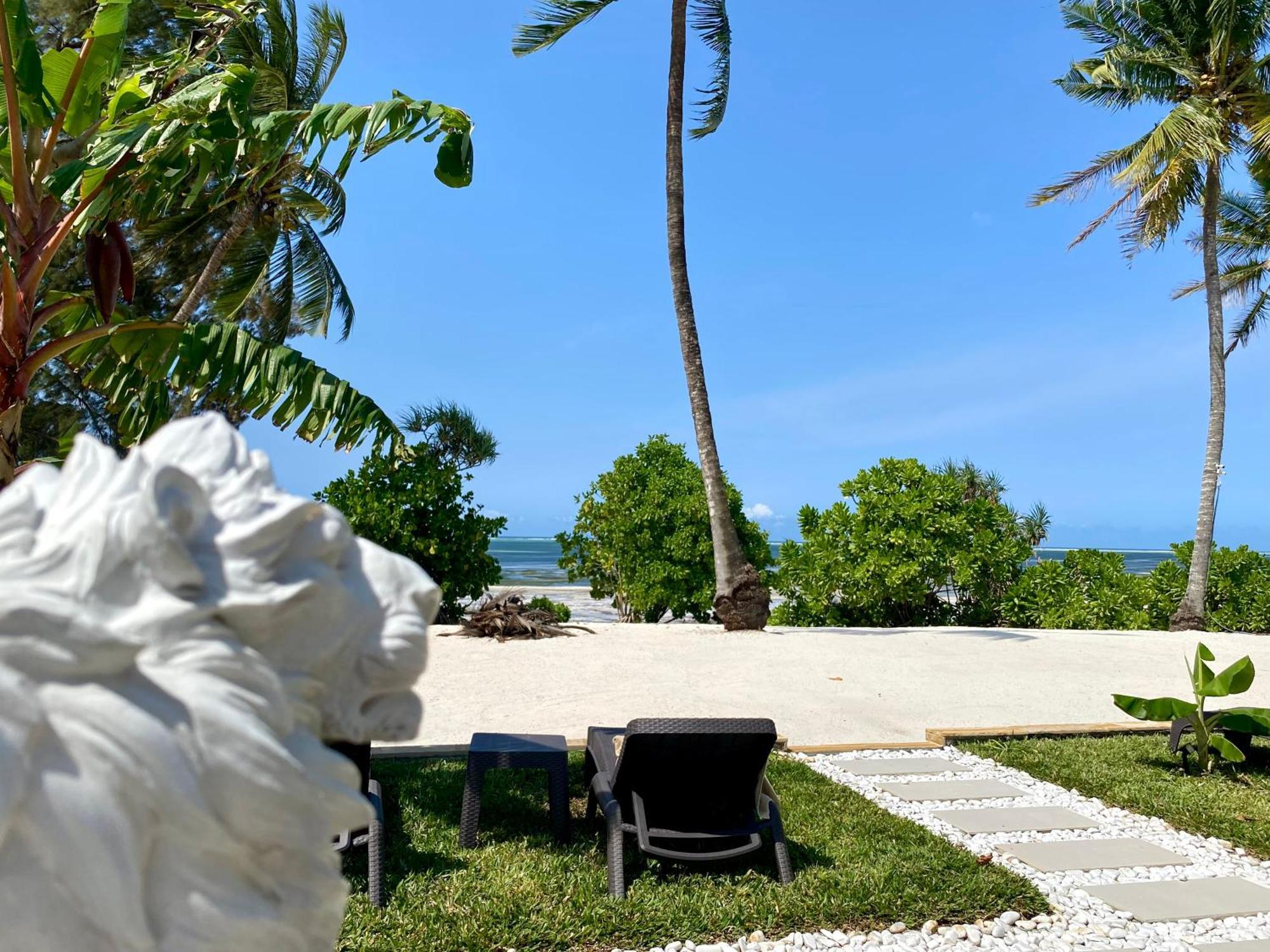 Lions Luxury Zanzibar - Private Cook&pool - Front Villa *