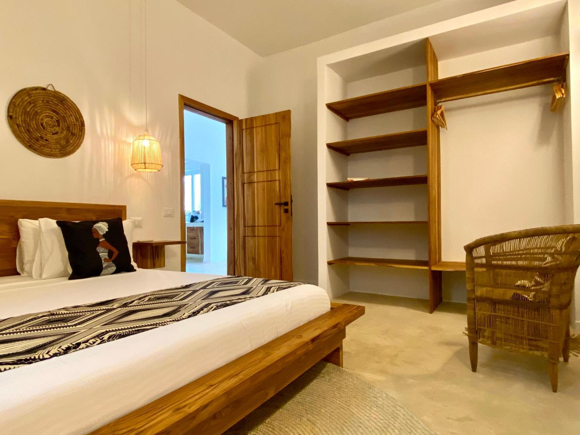 Luxury Lions Zanzibar - With Private Cook&infinity Pools Villa